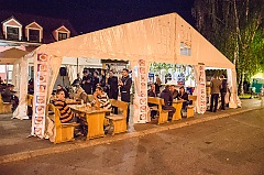 Pod šatorima